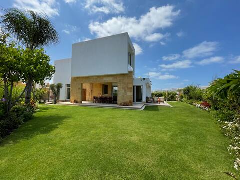 Seashell Lagoon Villa