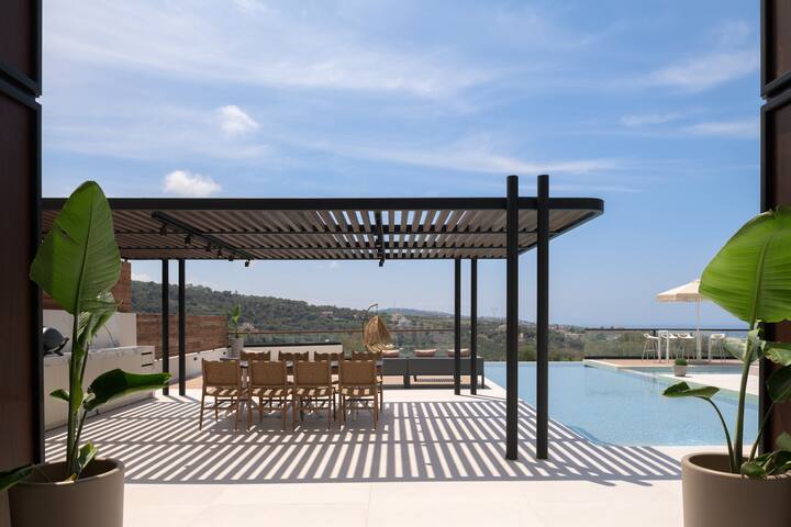 Villa En Paraiso, a Majestic SeaView Retreat  gallery image 4