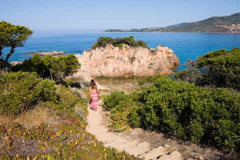 Large waterfront villa, exceptional site