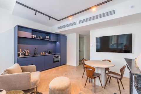 Successful Airbnb property: Air-conditioned 2 bedroom apartment in Vieux Lille