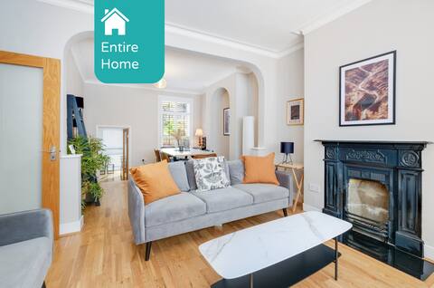 Luxury 3 Bedroom 2 bathroom House, Fulham SW6