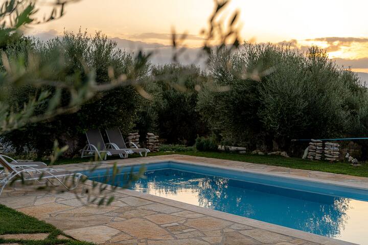 7Olives double Villa Oregano+Rosemary. Heated pool