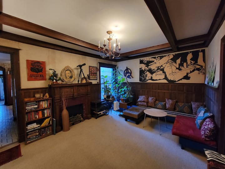 Sunny Cozy Room In Large Home - Washington, D.C.