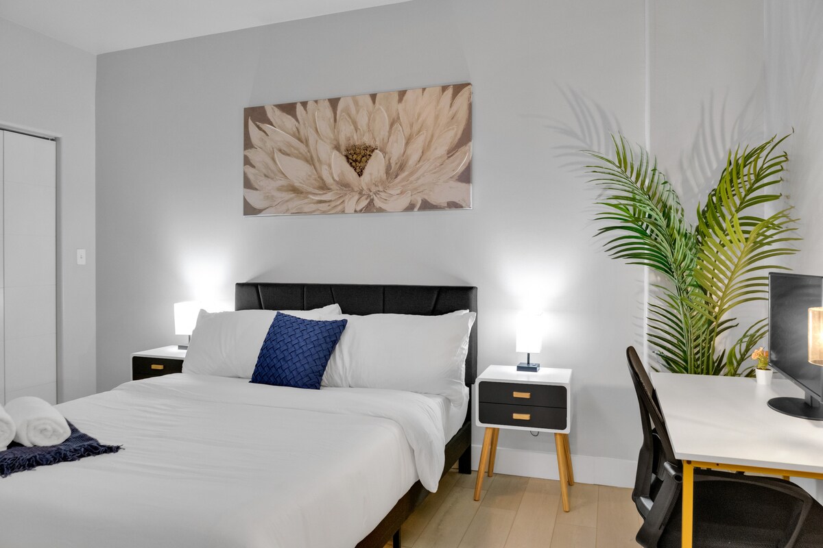 Спалня с работен кът