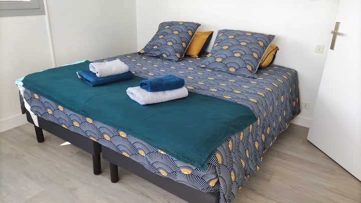 chambre 2
1 lit 180cm ou 2 lits 90cm (merci de préciser votre préférence à la réservation)