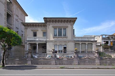 Historic Villa in Como Center + 4 free parking