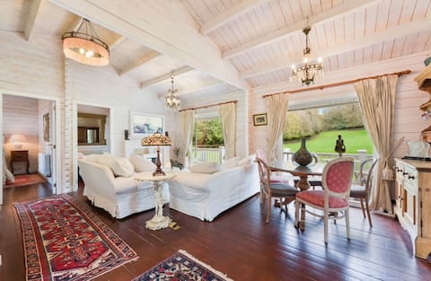 Popular Airbnb listing: Designer cabin on private estate, Surrey. in Claygate