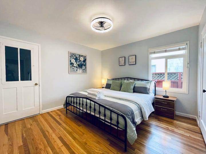 Chumba cha kulala cha 2 na kitanda cha ukubwa wa King