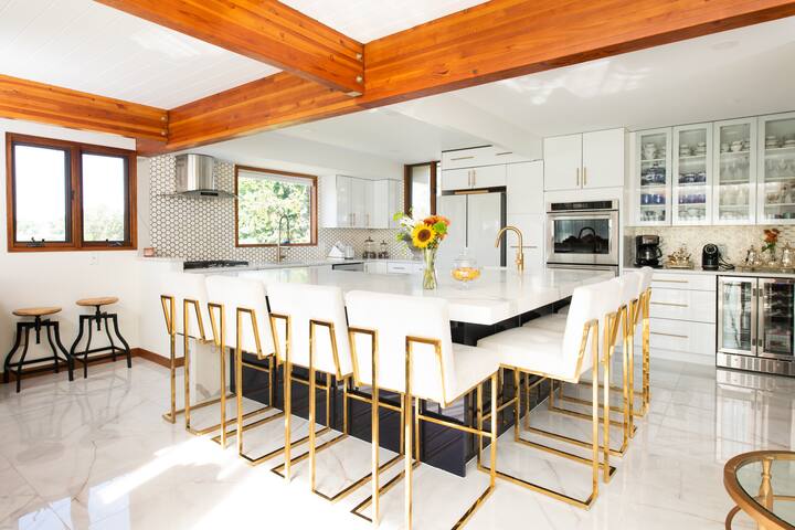 Luxury Vacation Home w/ Indoor Pool & Hot Tub gallery image 3