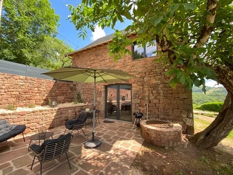 House of the Old Walnut Tree