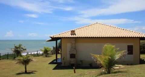 Spectacular house in waterfront condominium