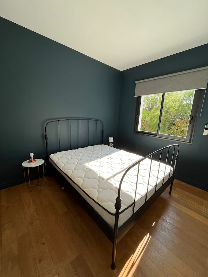 Спалня със 160 см легло