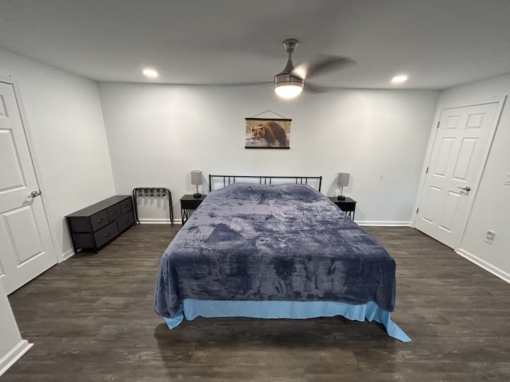 Área para dormir con cama tamaño king