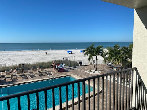 Popular Airbnb listing: Welcome to Gulf-Front Paradise! in Madeira Beach