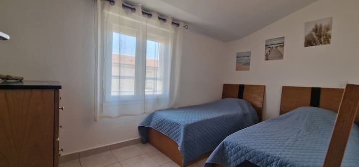 dhomë gjumi 2, 2 krevate tek 90