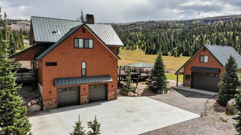 Sleeps 18- The Gathering Place-Game Room Included!