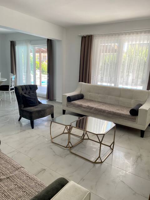 Top performing Airbnb: Anfora Villa No 10 with Private Pool for Large Families in Serik