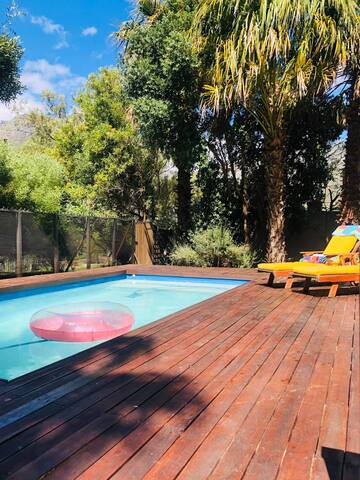 3 BR Pet Friendly Home with Beach Nearby! gallery image 2