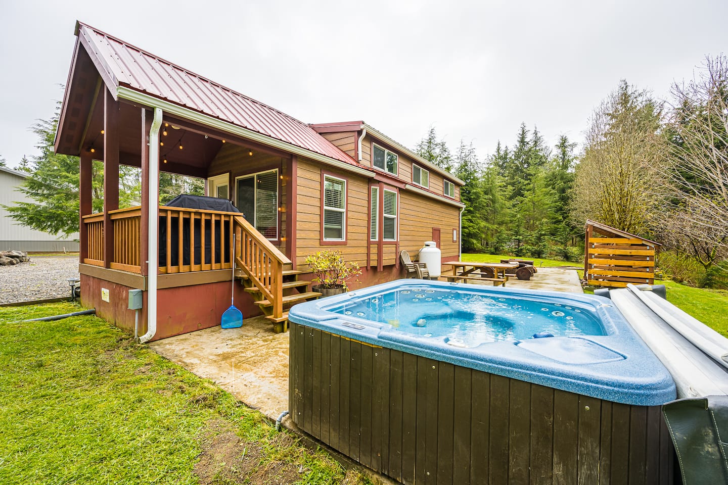 ElkCreekInn: Creekside Tiny Home photo 7