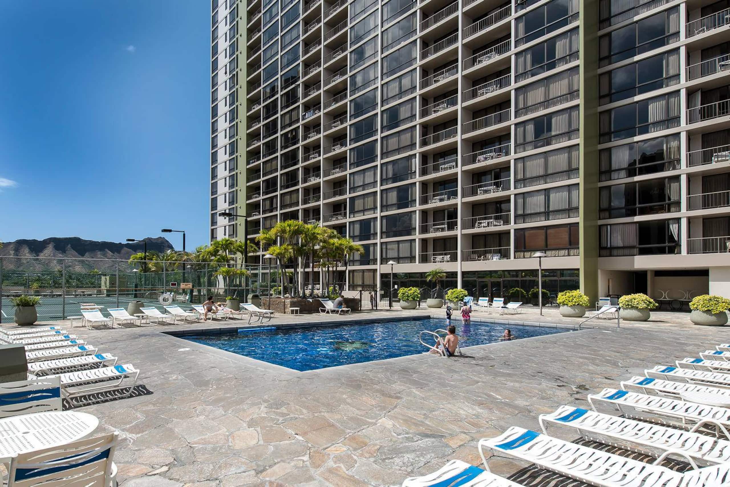 Hotel in Honolulu · ★4.59 · 2 bedrooms · 3 beds · 1 private bath - Image 23