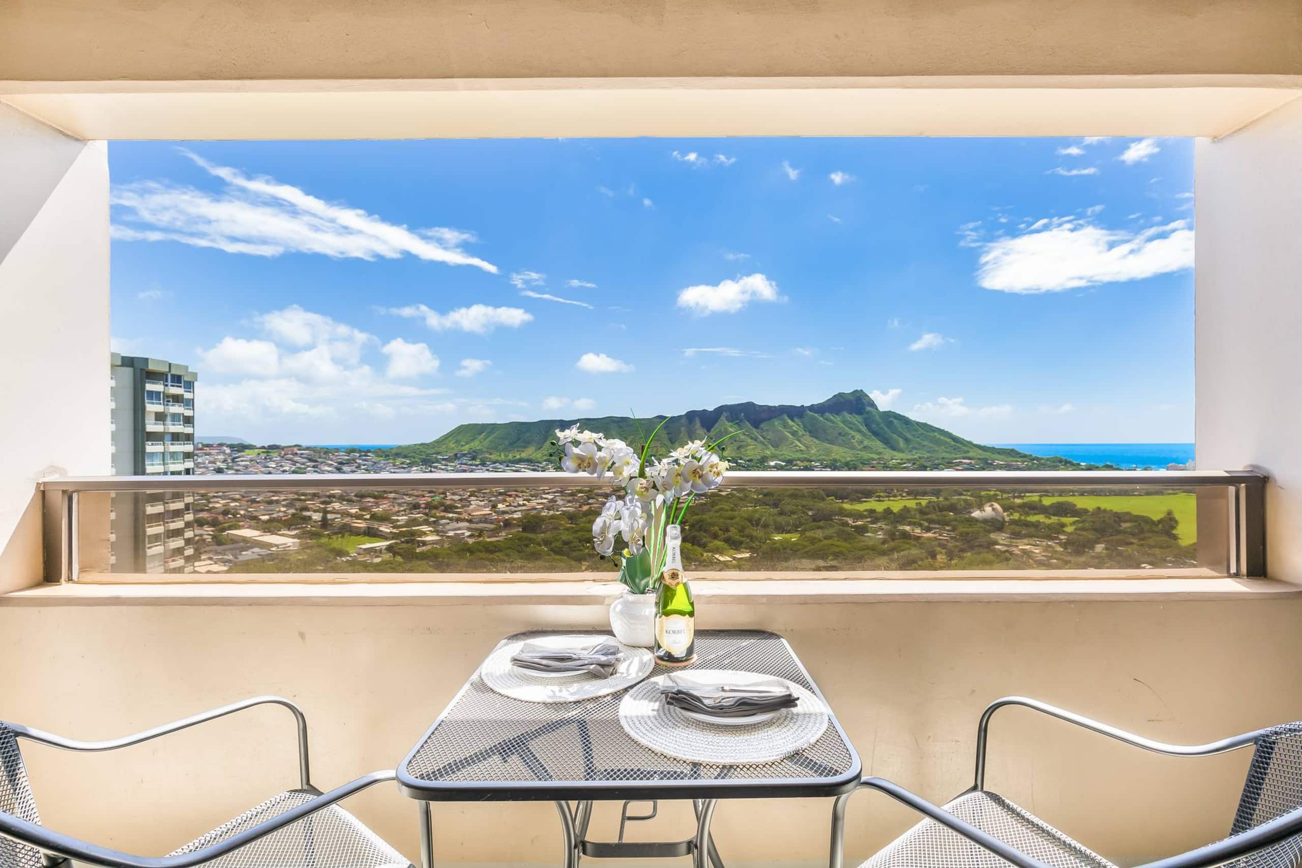 Hotel in Honolulu · ★4.59 · 2 bedrooms · 3 beds · 1 private bath - Image 13