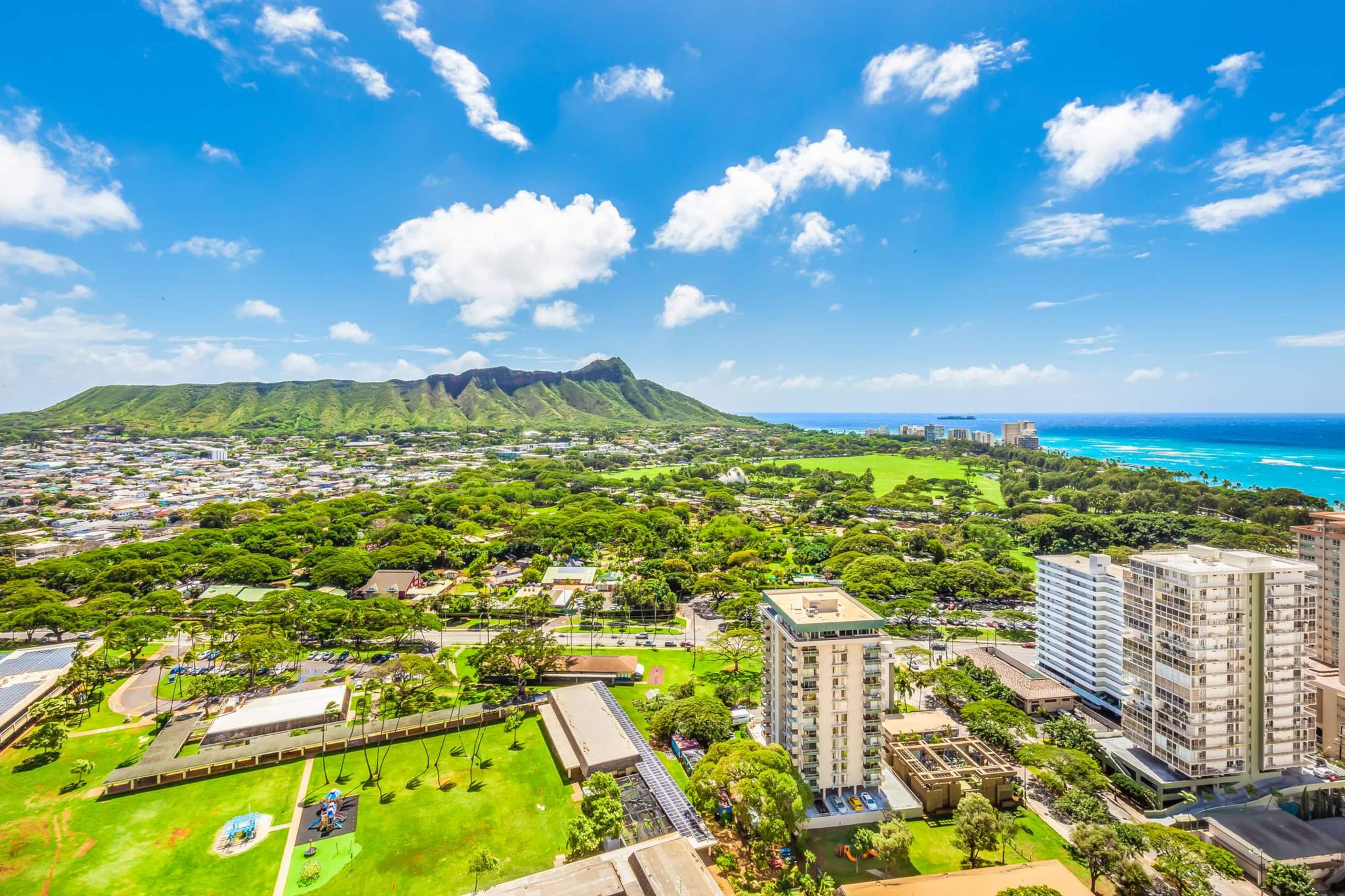 Hotel in Honolulu · ★4.59 · 2 bedrooms · 3 beds · 1 private bath - Image 1