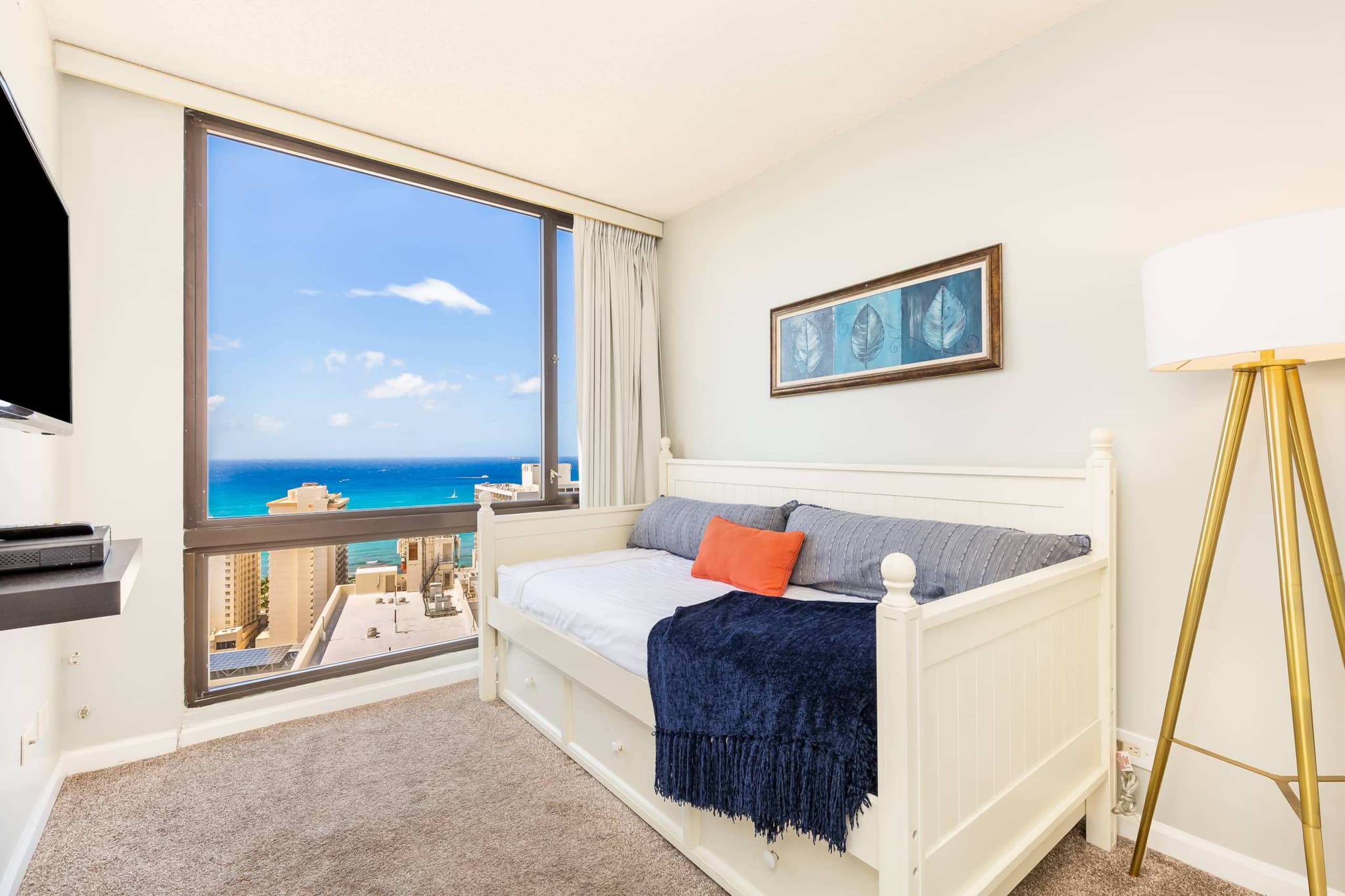Hotel in Honolulu · ★4.59 · 2 bedrooms · 3 beds · 1 private bath - Image 11