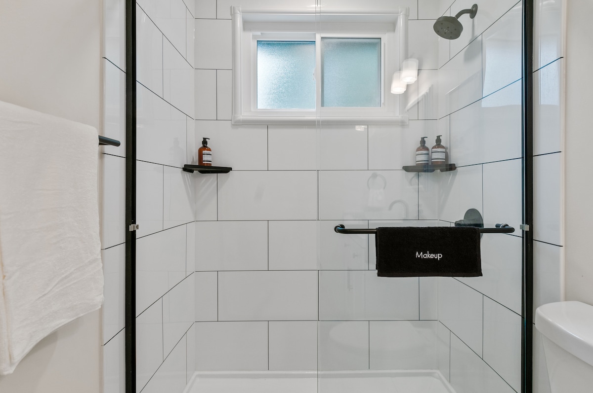 Sunset Suite kitchen