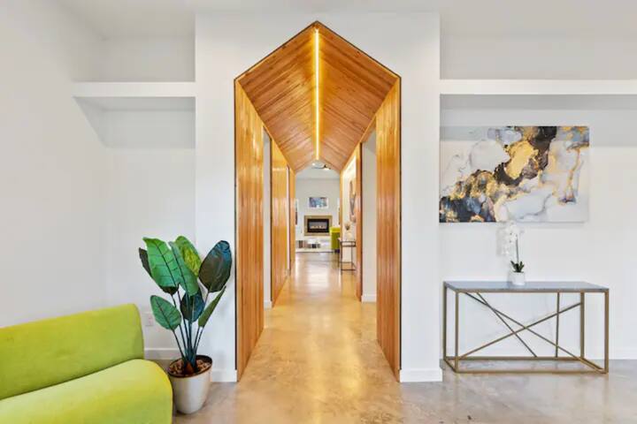 Stunning Architectural Gem in the HEART of Dallas! gallery image 4