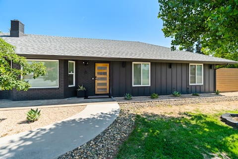 Enjoy this Contemporary Family-friendly home