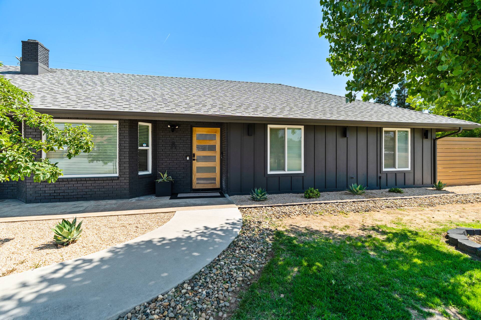 Enjoy this Contemporary Family-friendly home