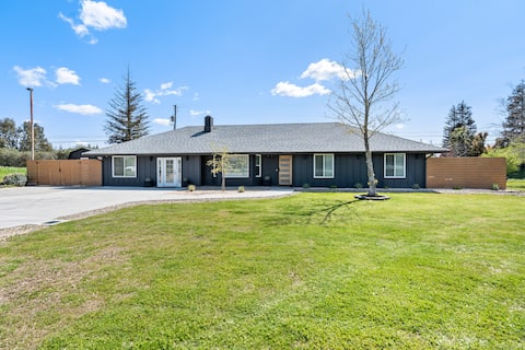 Enjoy this Contemporary Family-friendly home