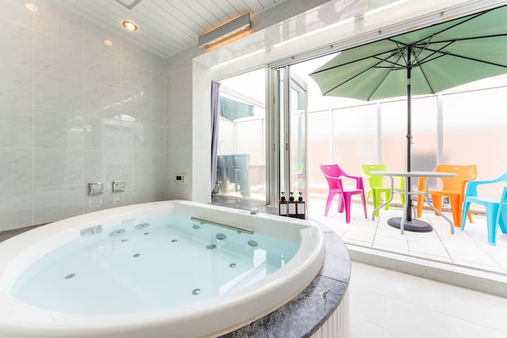 渋谷センター街徒歩4分｜最大10名様｜ラグジュアリーな松濤の2LDKメゾネット｜豪華なジャグジーバス