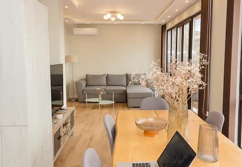Seaview Haven: Elegant 2BD Flat in Balchik