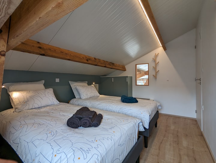 Ოთახი 2 საწოლი 90 ანტრესოლიანი საკიდი 