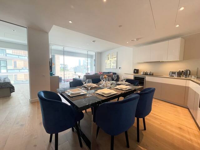 Luxurious 3 Bedroom in Battersea gallery image 5