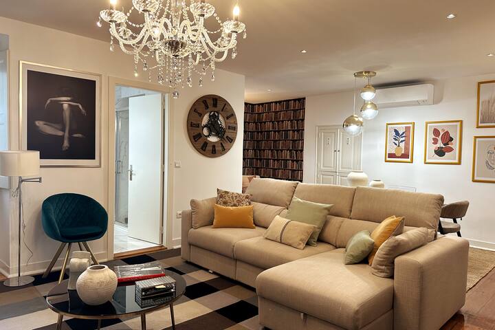 Lisbon4Real: Deluxe 2BR+1 in Principe Real gallery image 2