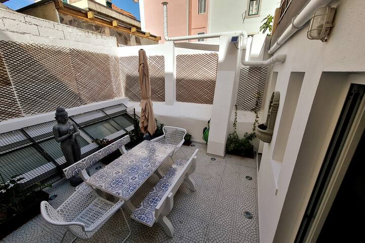 Lisbon4Real: Deluxe 2BR+1 in Principe Real gallery image 5