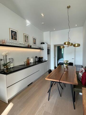 2-Bedroom Condo with View of Amstel River gallery image 5