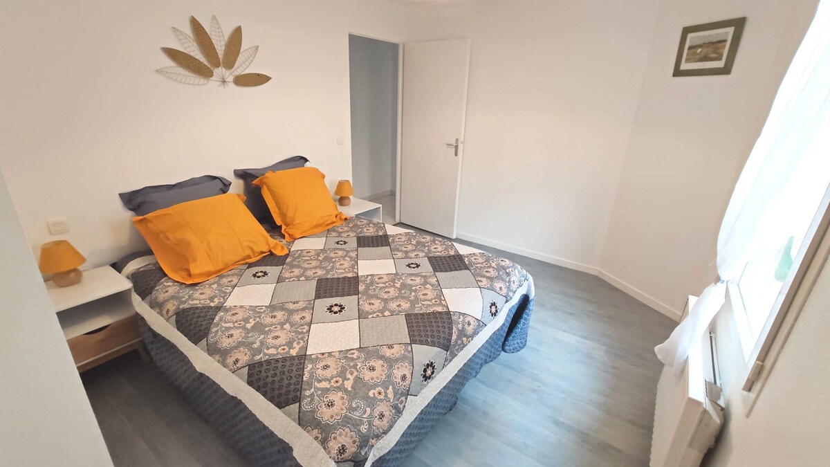 Chambre lit Queen size 160/200
Placard mural