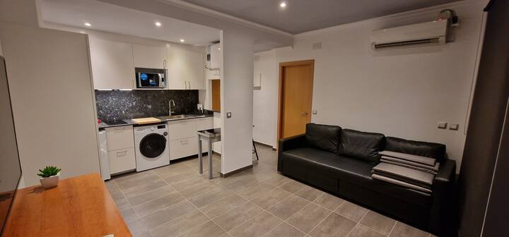 Apartamento with A/C and heat pump. Enjoy a perfect year-round vibe. ¡Come and experience confo without having to get hot in summer or cold in winter.