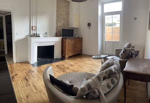 The Cottage No. 6
