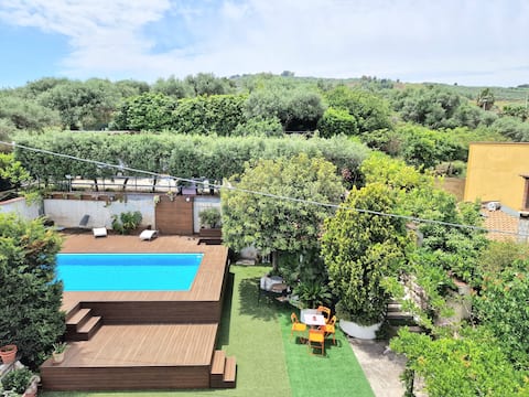 Villa Ciandro: Pool and Jacuzzi