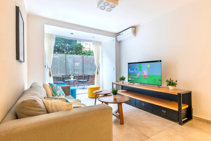 Departamento de 2 dormitorios con patio en Puerto Madero