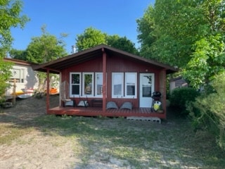 4 Season Cottage Delta Beach, MB Cabins for Rent in Delta Beach