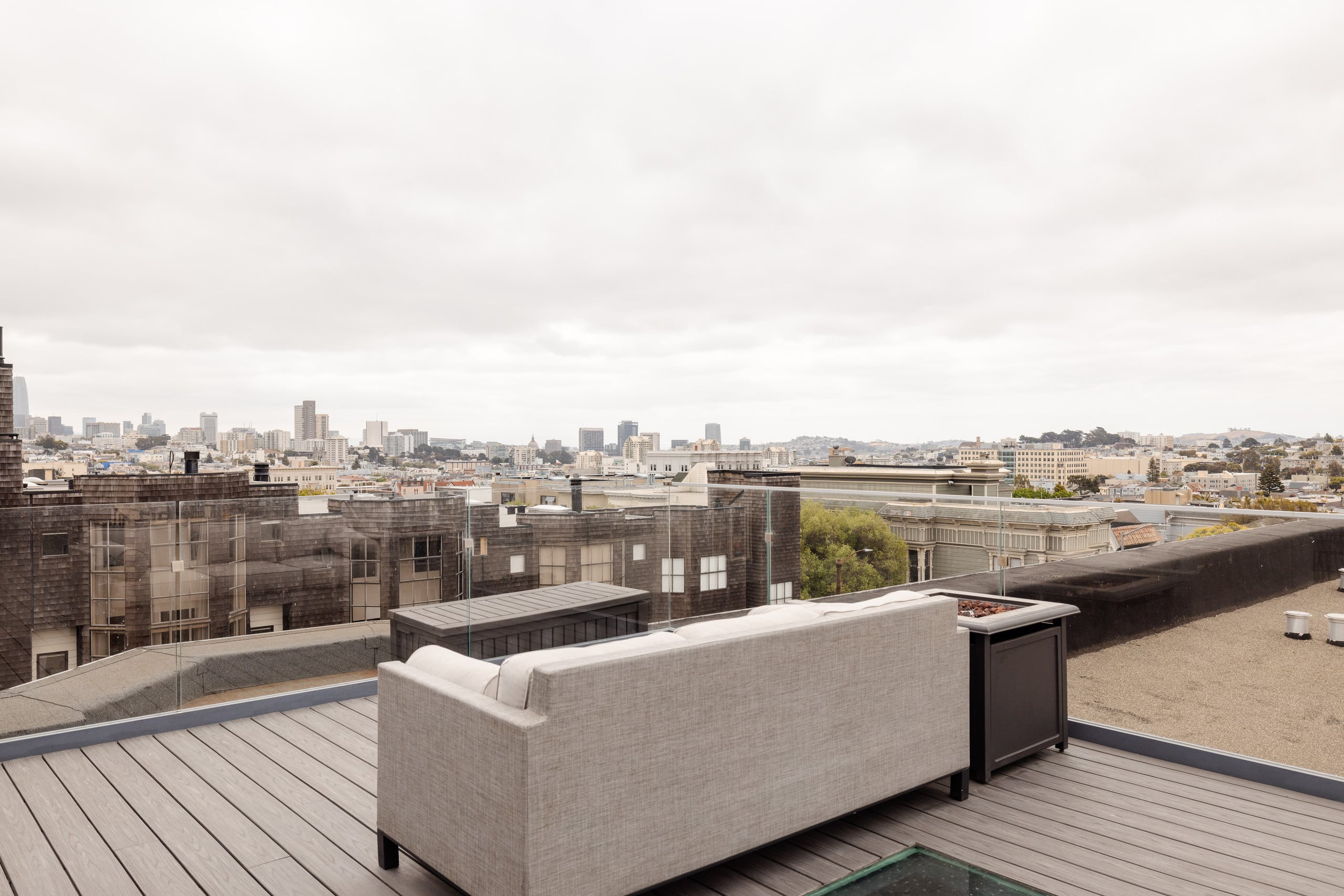 Home in San Francisco · ★5.0 · 3 bedrooms · 3 beds · 1.5 baths - Image 39