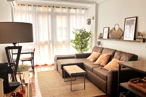 Exclusive "Gran Bilbao" Netflix *Optional parking*