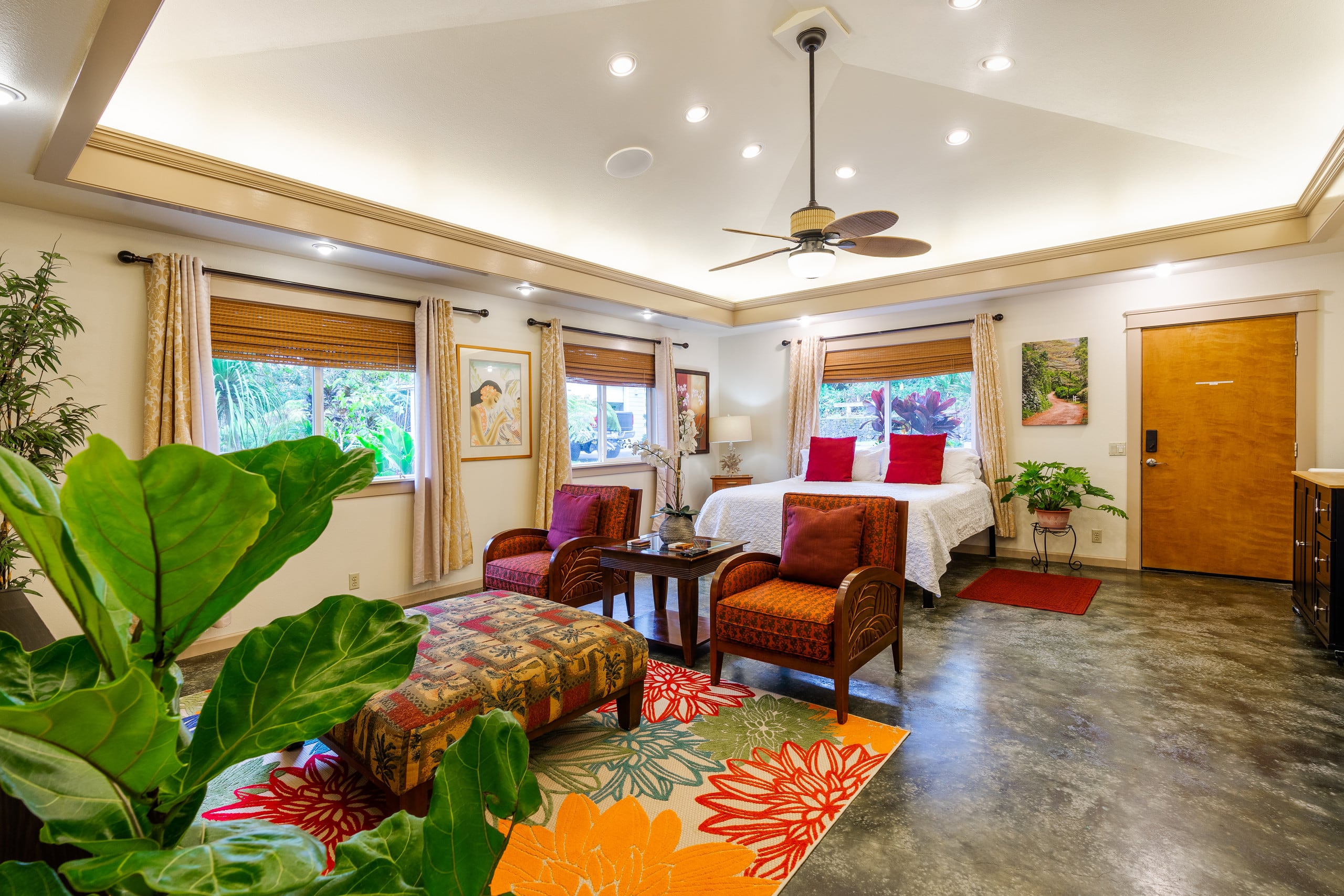 Home in Kailua-Kona · ★4.83 · 5 bedrooms · 2 beds · 2.5 private baths - Image 3