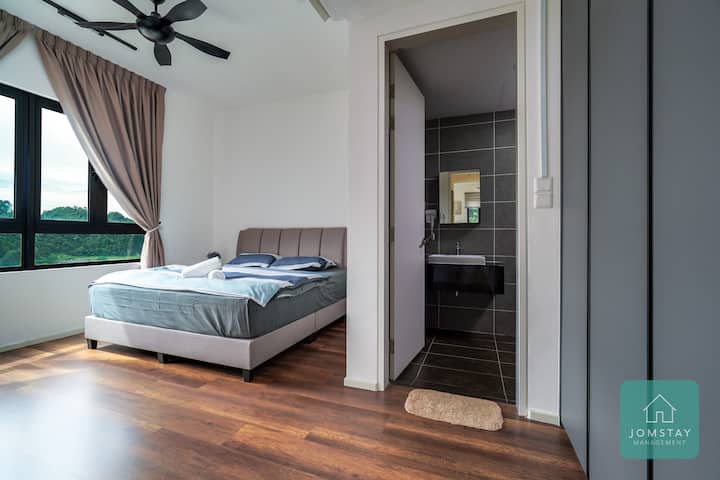 Dormitorio principal: 1 cama tamaño KING, I Juego de colchón de un solo piso extra plegable 