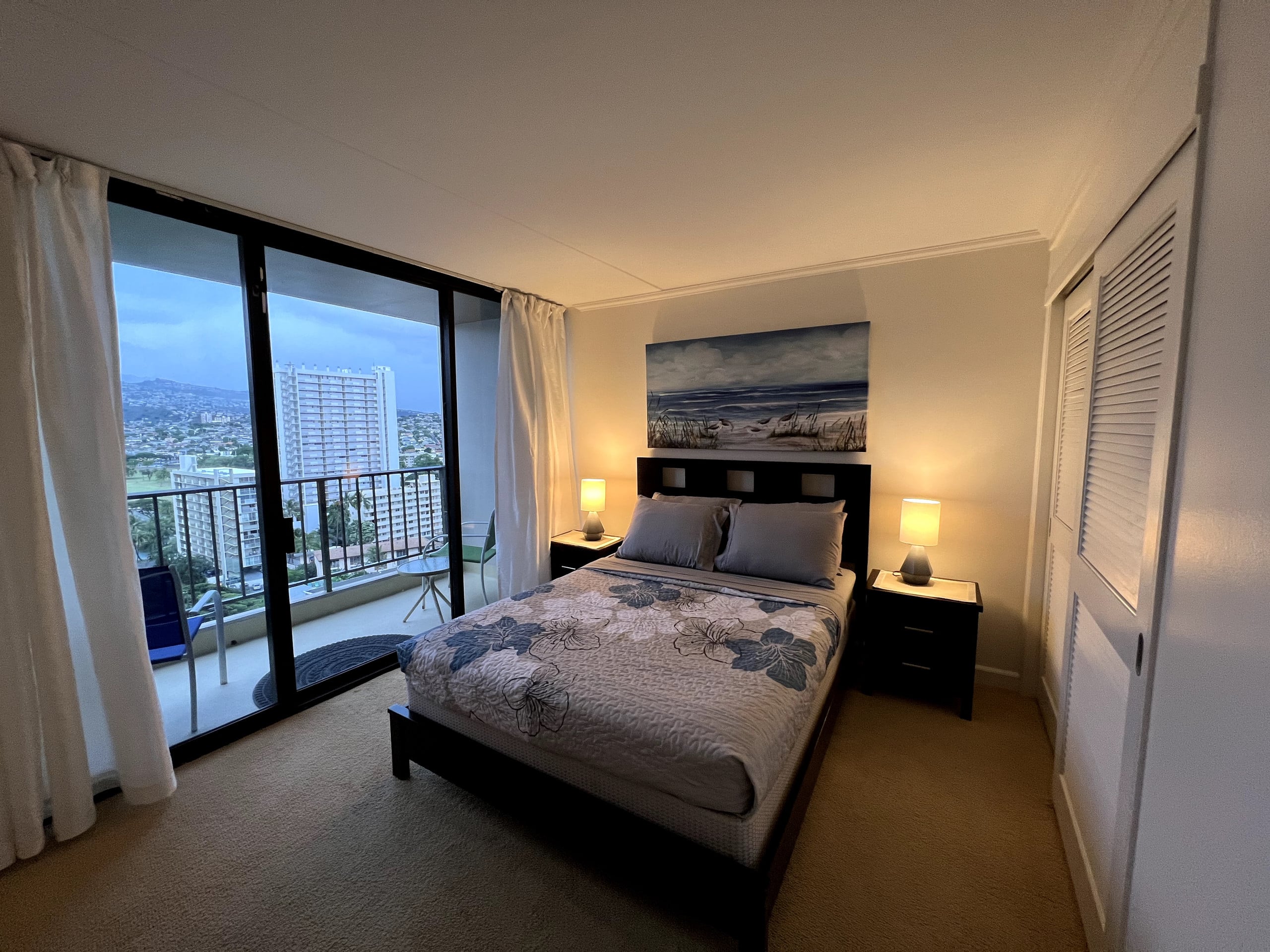 Quiet and comfy 1bd with pool & free parking - Image 3